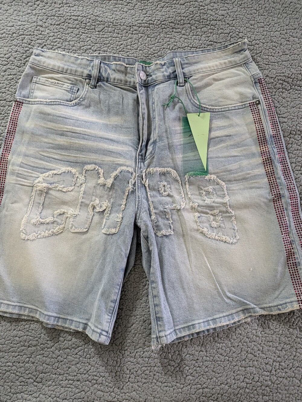 Campus Goods Denim Shorts Size 36 NWT Rhinestone Distressed Jorts
